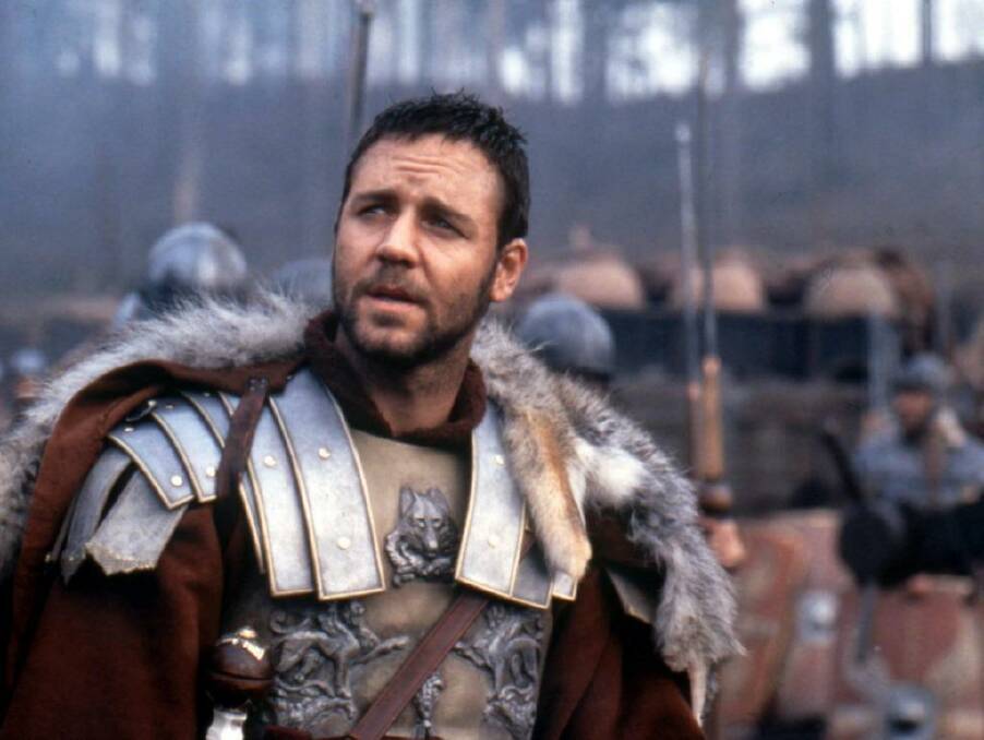 Russ rebuffed ... did being overseas while filming Gladiator cruel Crowe's chances of an Aussie passport?