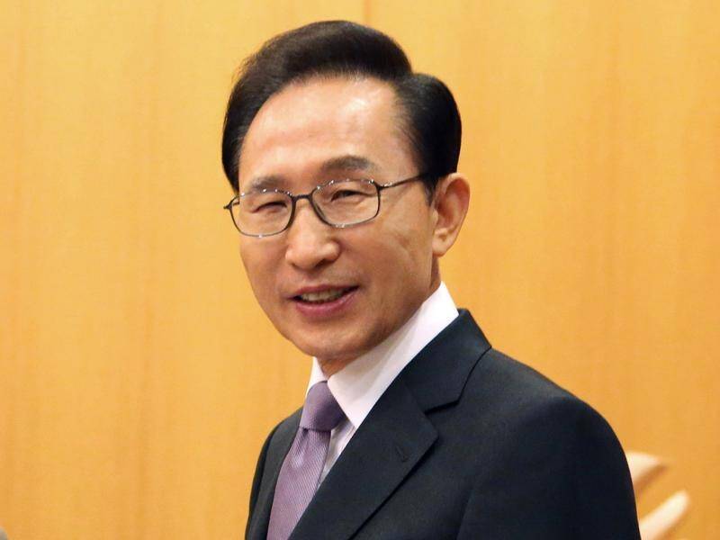 Former South Korean President Lee Myung-bak will be questioned about bribery accusations.
