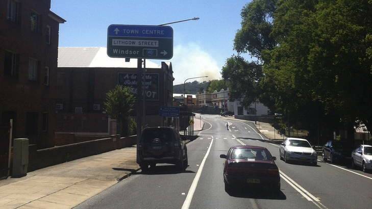 Too close for comfort ... a fire is threatening 25 Lithgow homes.