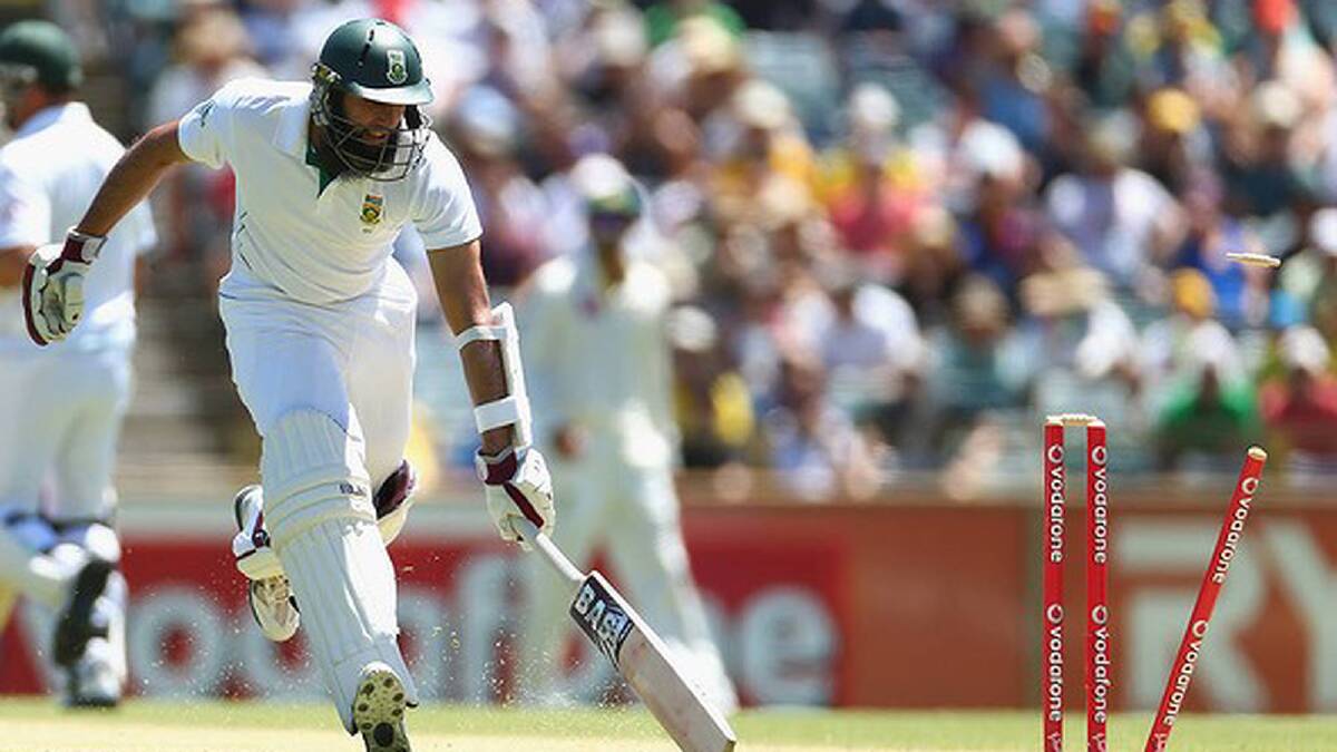 Hashim Amla of South Africa survives a run out attempt during day three of the Third Test Match between Australia and South Africa at WACA. Photo: Getty