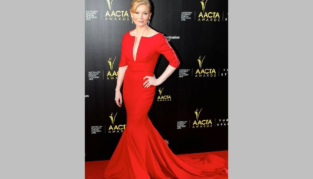 Essie Davis wears Leah Da Gloria with an Armani bag and Givenchy shoes at the AACTA Awards in Sydney. Photo: Dallas Kilponen