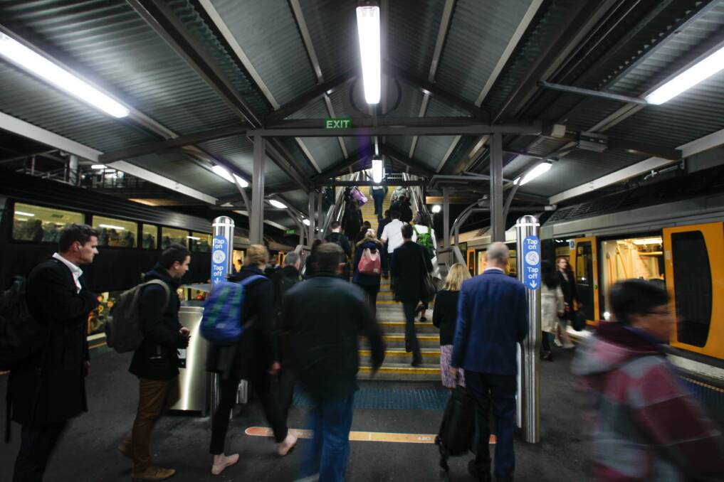 Faster services between Wollongong and Sydney would benefit commuters already on the train, but wouldn't lead to more people jumping on board, a new report claims.