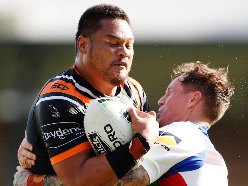 Joey Leilua (l) isn't happy with the pay deals NRL powerbrokers have done during the coronavirus.