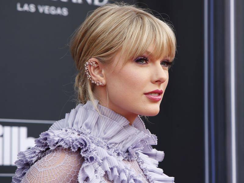 Taylor Swift has taken aim at the US president as she gathers support for a pro-LGBT law in the US.