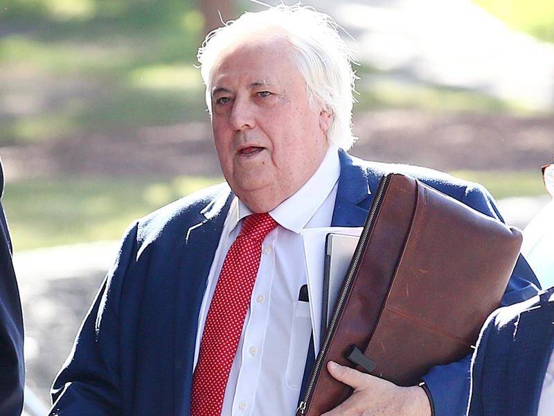 Clive Palmer's legal challenge to WA's border closures has been delayed in the Federal Court.