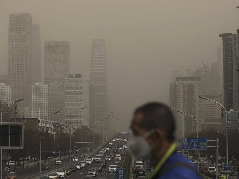 China faces about 1.6 million premature deaths a year as a result of air pollution, a report says.