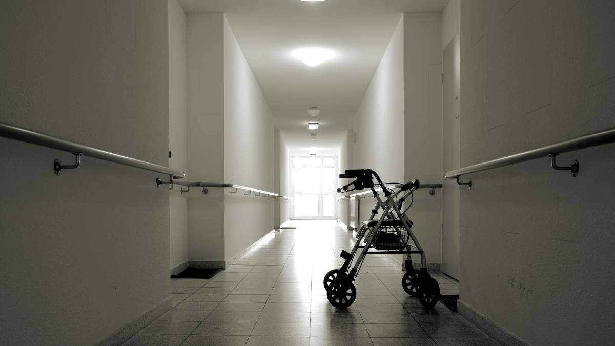 Aged care body slams 'shameful' change in COVID support package